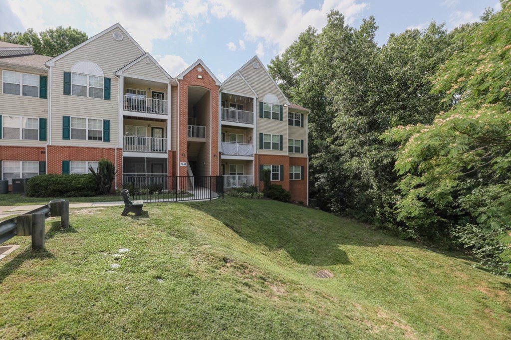 the preserve at ballantyne commons apartments exterior view