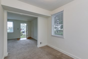 869 36th Street 1-2 Beds Apartment for Rent - Photo Gallery 11