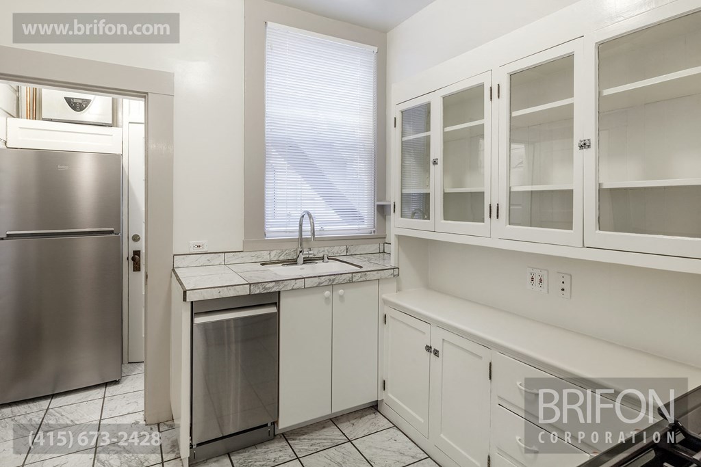 1417 Kitchen photo #1