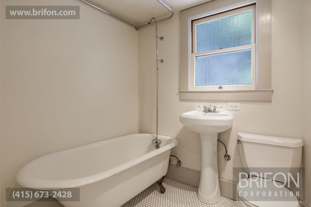 1465 Bathroom photo #2