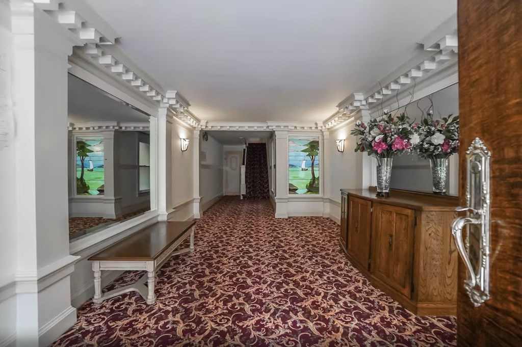 1278 Jackson (Lobby)