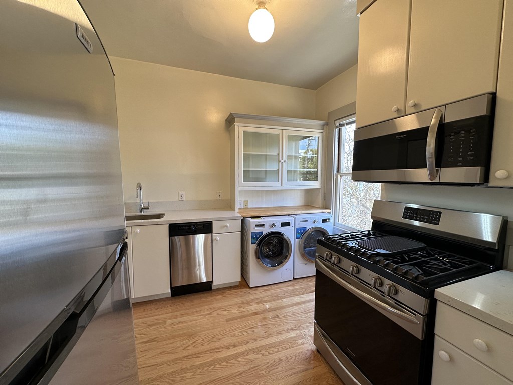 1465 Kitchen Photo #1