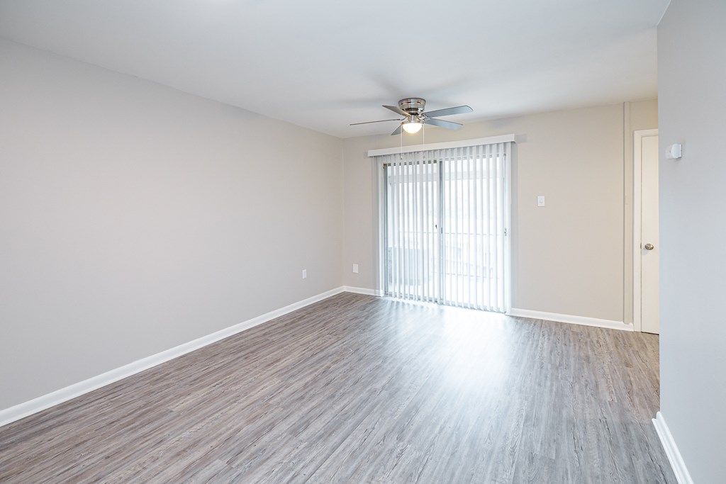 Vacant Living Room at Arbor Pointe at Hillcrest, Little Rock, Arkansas