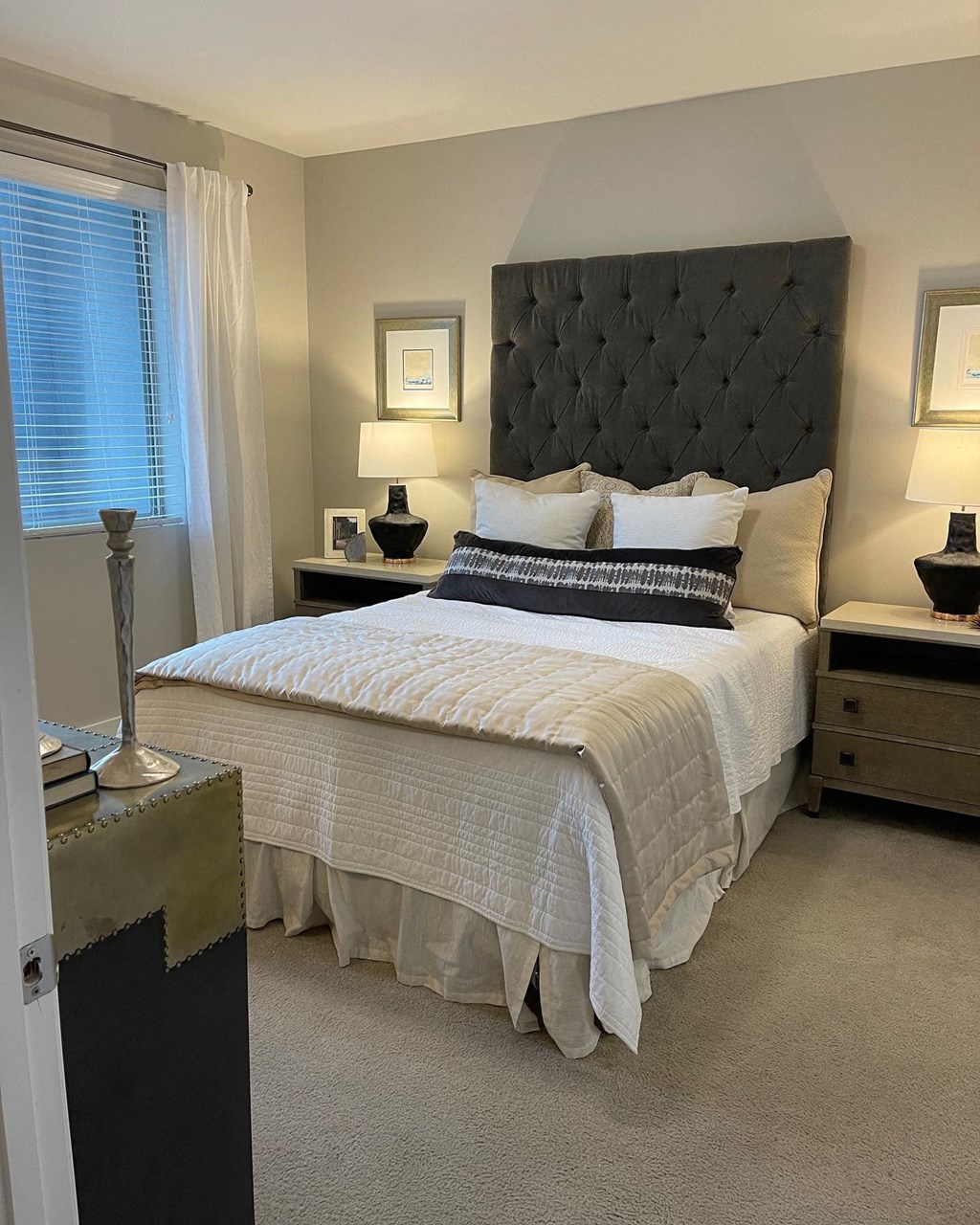 Spacious bedrooms with en-suite bathrooms at Flats on 4th Apartments in Birmingham, AL Oversized bedrooms with natural light at Flats on 4th Apartments in Birmingham, AL
