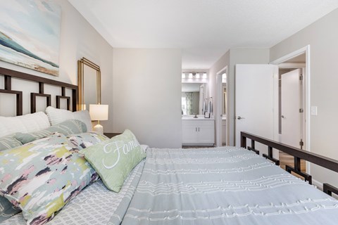 2950 E North Street 1-2 Beds Apartment for Rent