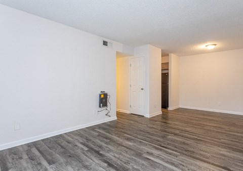 Unfurnished Living Room at The Reserve at Wynwood Apartments, Cullman, 35055
