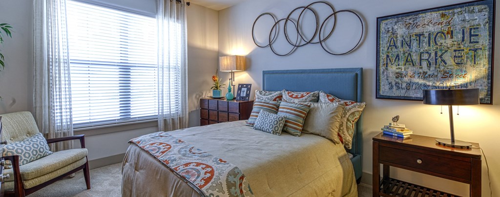Spacious Bedrooms with Natural Light at 4700 Colonnade Apartments in Birmingham, AL