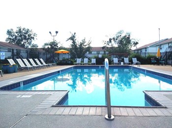 pool at Ascent Jones Apartments in Huntsville, Alabama - Photo Gallery 12