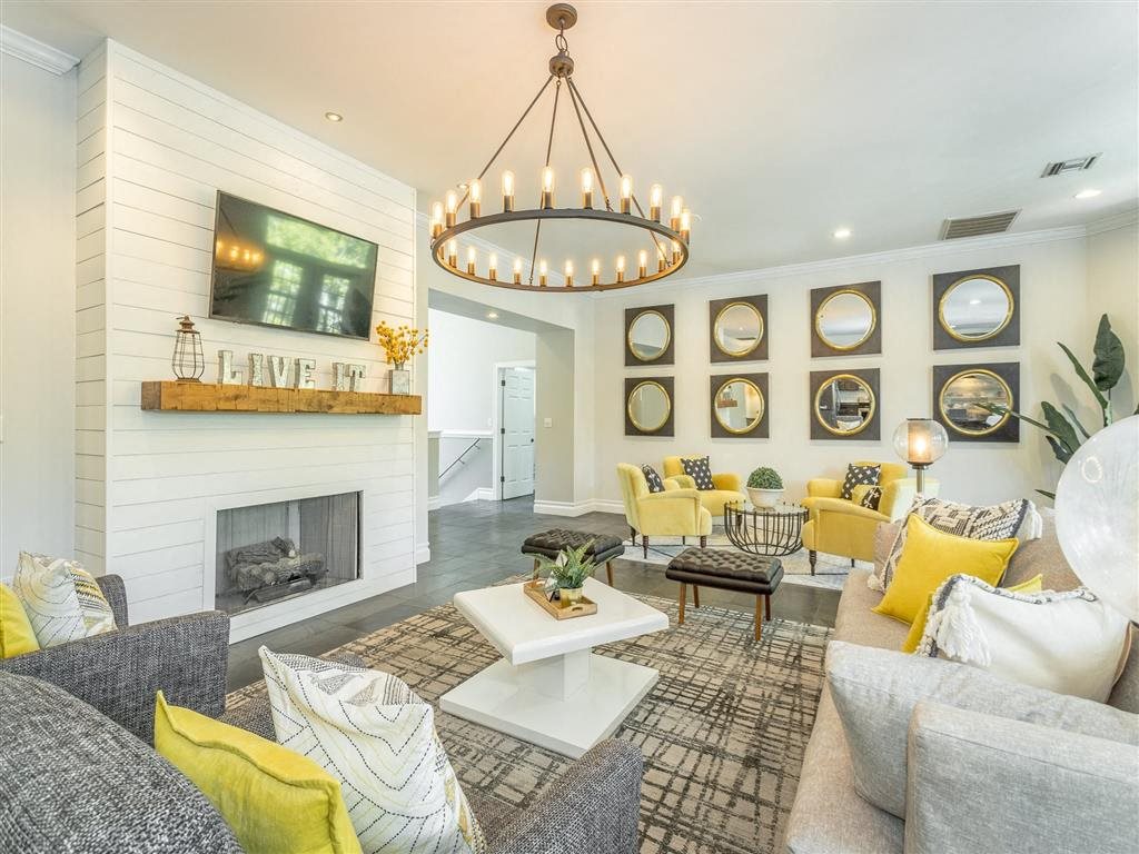 The Avenues Of Lakeshore Apartments