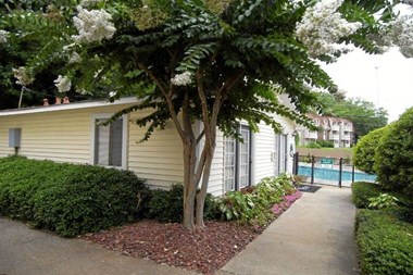 925 Beacon Pkwy 1-3 Beds Apartment for Rent - Photo Gallery 1