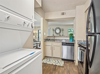 133 Lake Front Drive 1-2 Beds Apartment for Rent - Photo Gallery 6