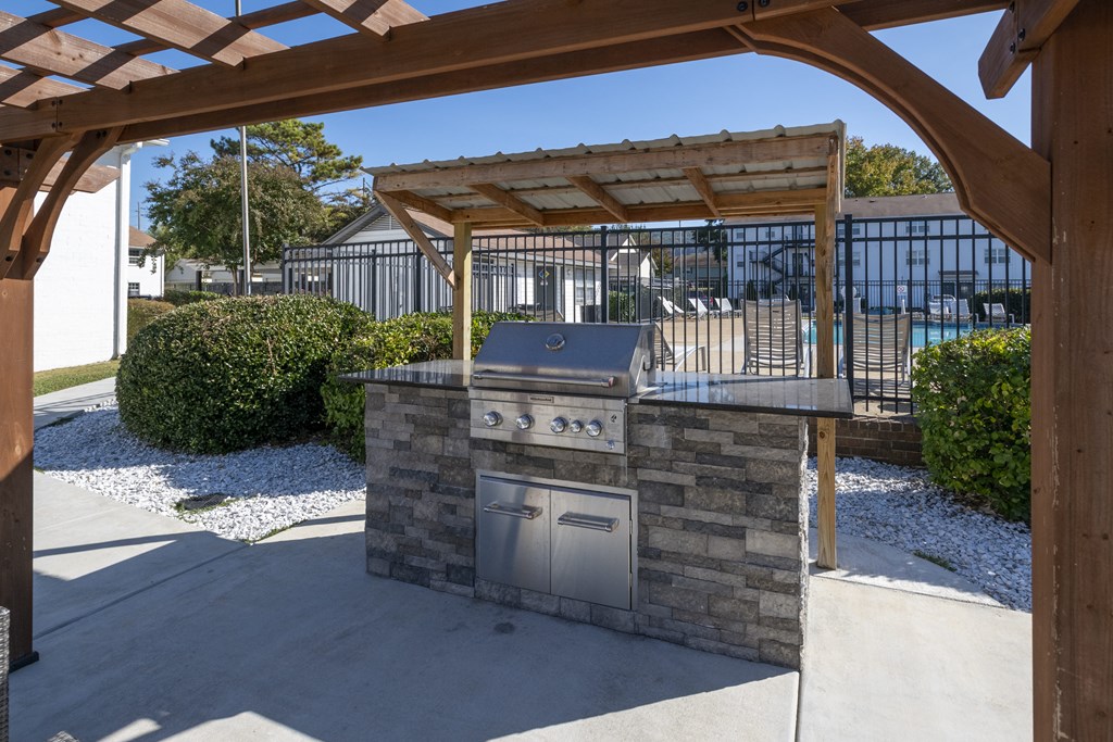 grilling station and pergola at Ascent Jones Apartments in Huntsville, Alabama