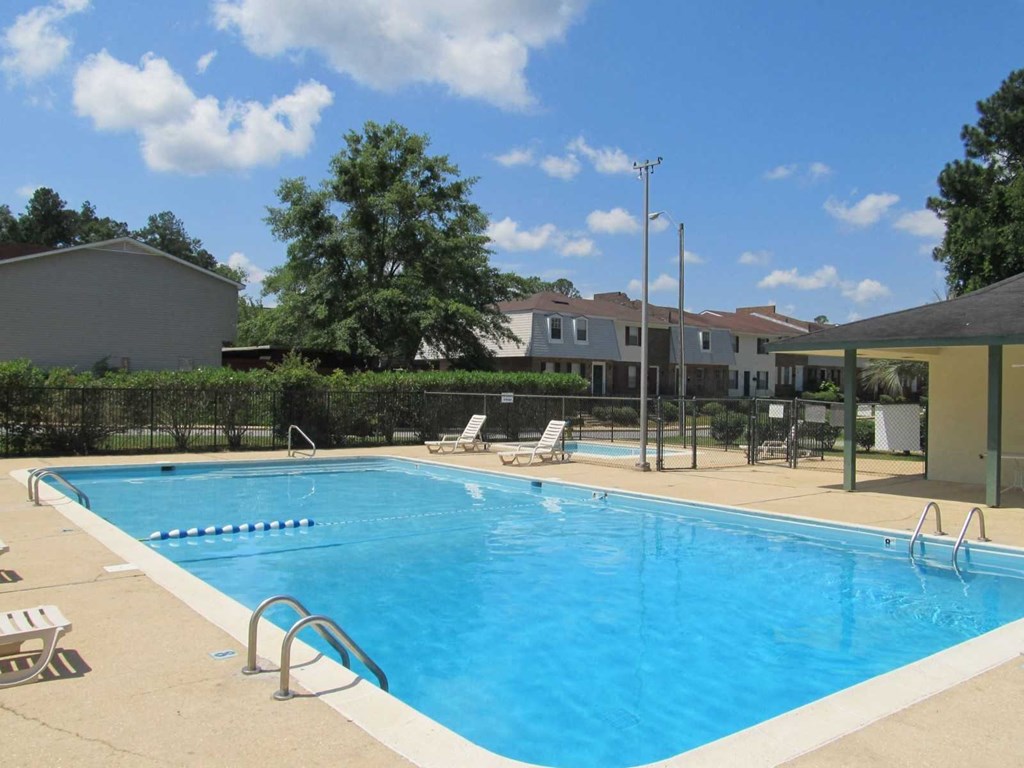 Carondolet Apartments Mobile Alabama pool amenities updated lifestyle
