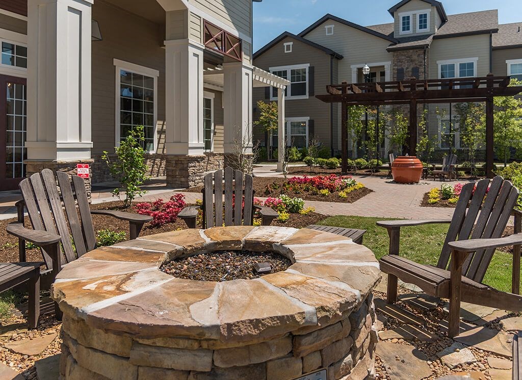 Outdoor sitting area at Tattersall Chesapeake, Chesapeake, VA