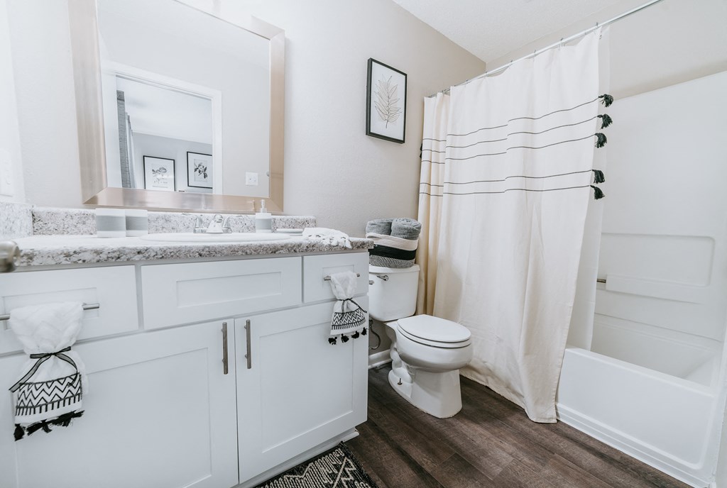 Renovated bathrooms at Midtown Oaks Townhomes in Mobile, AL
