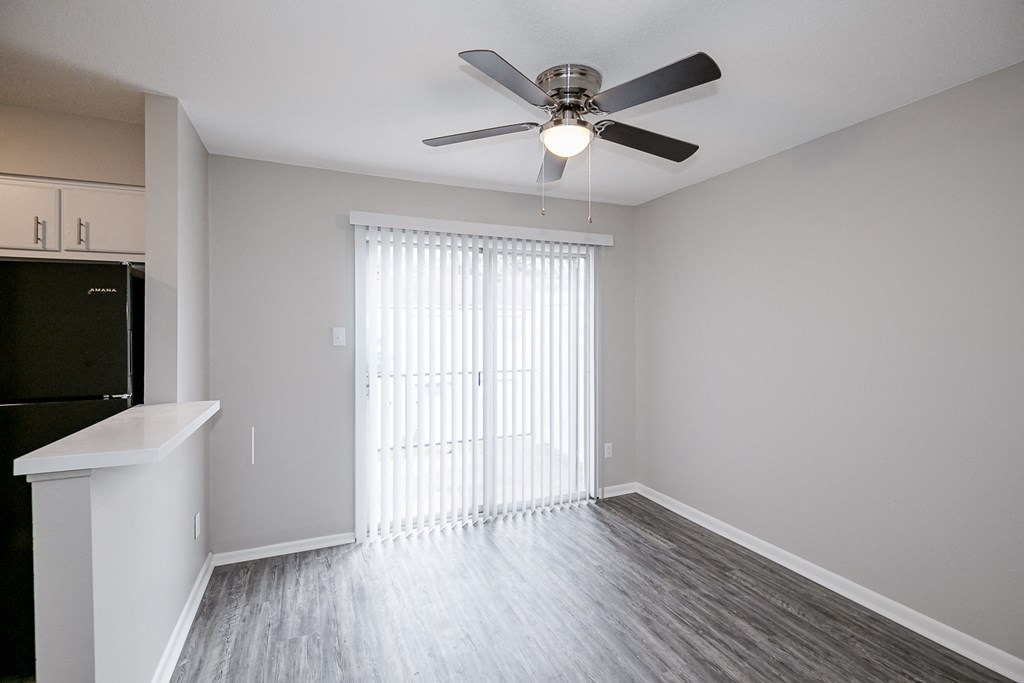 Ceiling Fan In Living Room at Arbor Pointe at Hillcrest, Little Rock