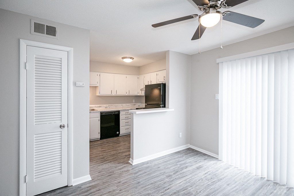 Arbor Pointe At Hillcrest Apartments, 3802 Kavanaugh Boulevard, Little