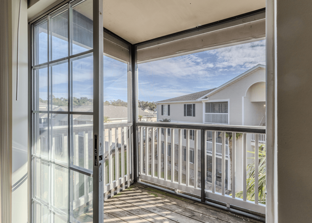 Screened-in balcony at Grande View Apartments in Biloxi, MS