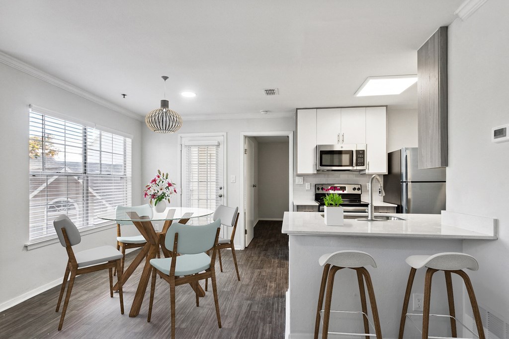 Dining Room and Eat-In Kitchen at Briarhill Apartments 1470 Sheridan Rd NE, Atlanta, GA 30324