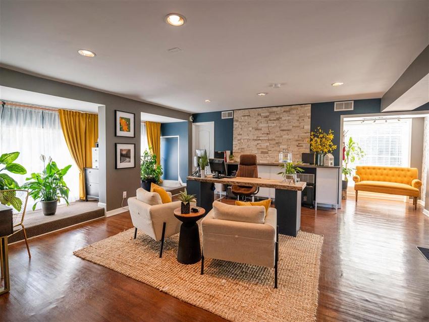 Saddlebrook At Tates Creek Apartments, 3543 Tates Creek Road, Lexington