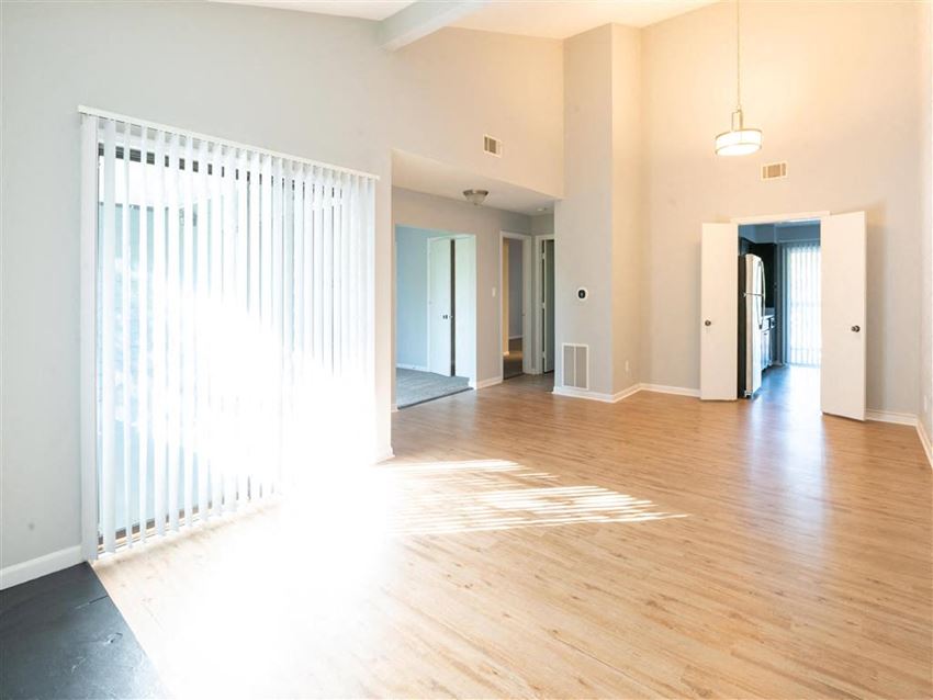 Saddlebrook At Tates Creek Apartments, 3543 Tates Creek Road, Lexington