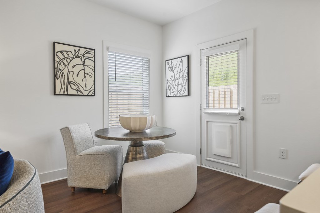 Dining room at Turnberry Park Luxury Rental Homes in Gardendale, AL