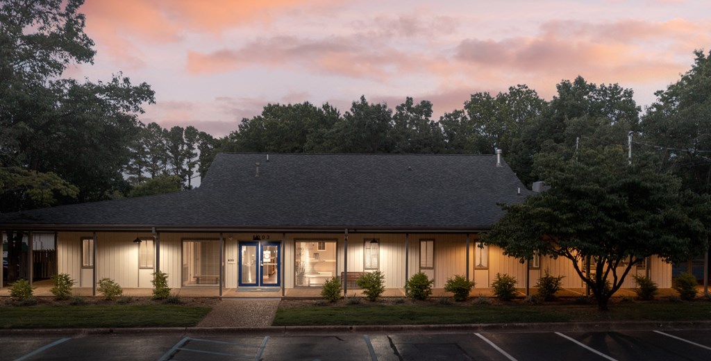 Evening View at Malibu at Martin Apartments in Huntsville, Alabama