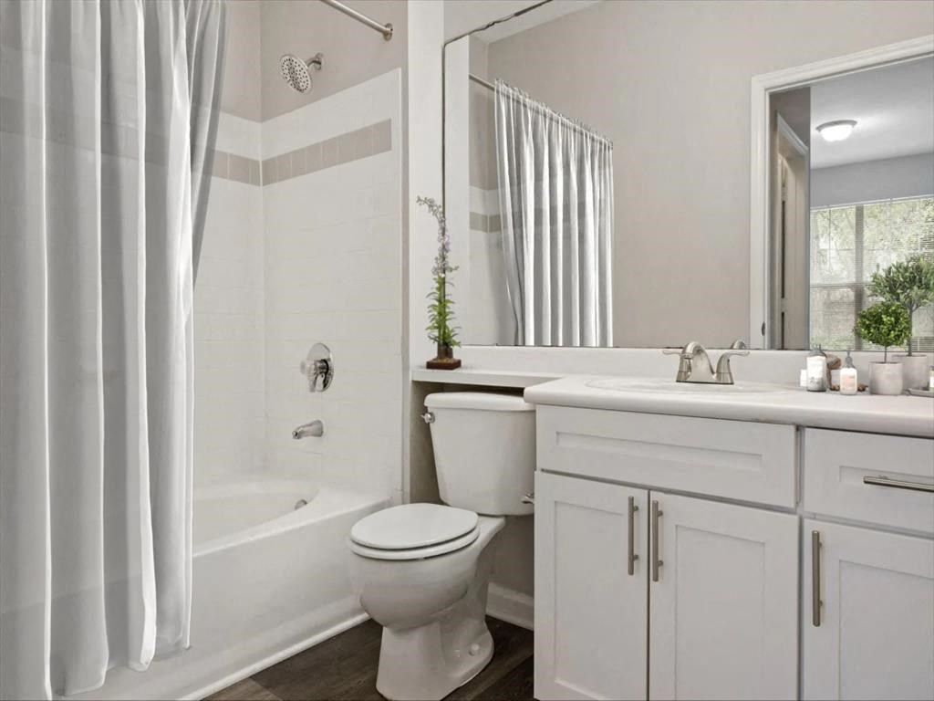 Bathroom With Bathtub at The Enclave at Crossroads, Raleigh, 27606