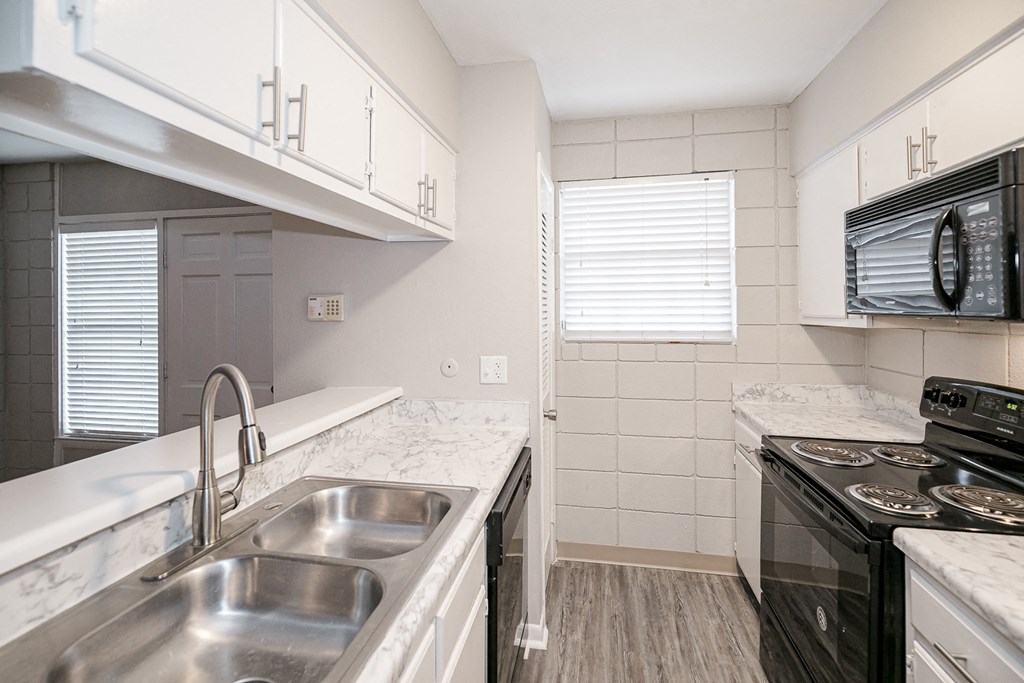 Fully Equipped Kitchen at Arbor Pointe at Hillcrest, Little Rock, 72205