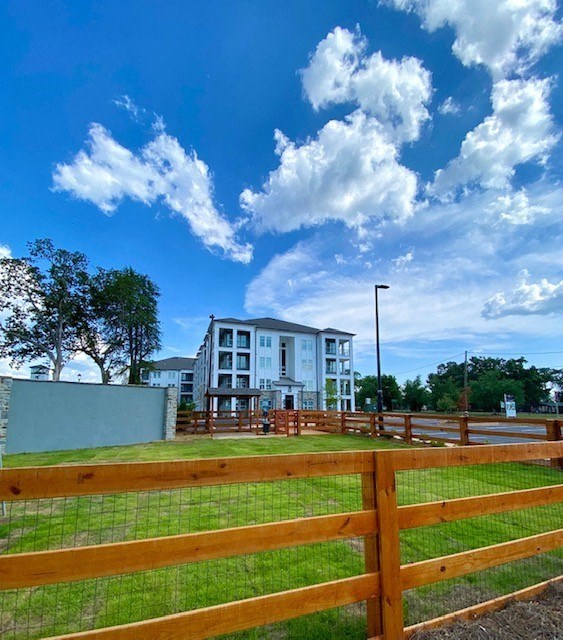leash-free pet park  at Bon Haven apartment complex in Spartanburg, SC