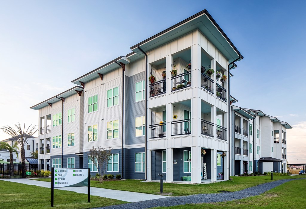 Sawgrass Point Apartments at 2163 South Veterans Blvd. Gonzales, LA 70737