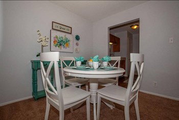 Dining Room Summer Place - Photo Gallery 4