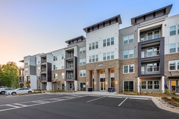 Exterior Tapestry University City - Photo Gallery 4