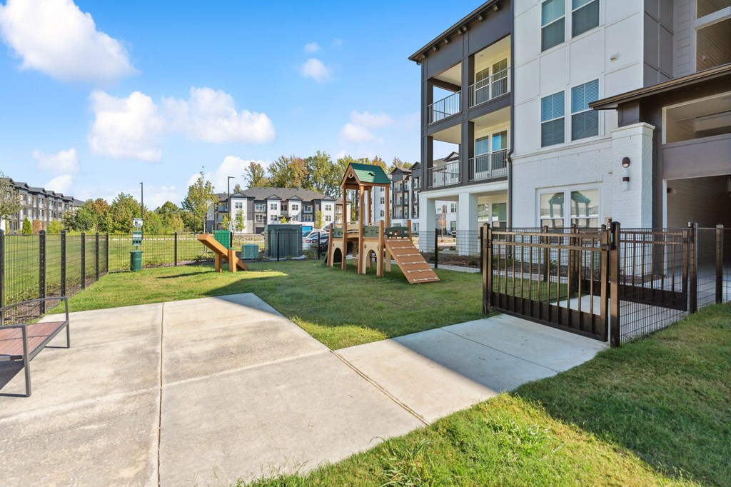 the preserve at ballantyne commons apartments patio and playground