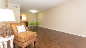 1517 16th Ave S 1-2 Beds Apartment for Rent - Photo Gallery 3