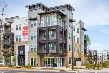 Exterior Tapestry University City - Photo Gallery 3