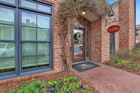 The clubhouse entrance at Village at Caldwell Mill in Birmingham, AL