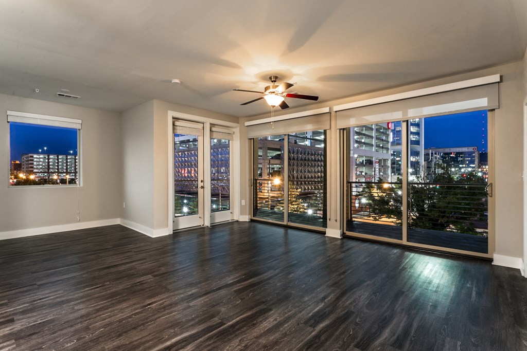 Floor to ceiling windows at Flats on 4th Apartments in Birmingham, AL