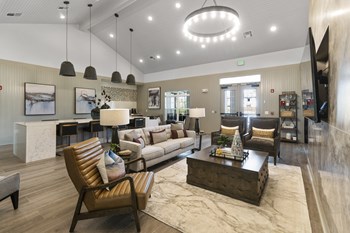 Clubhouse and Resident Social Lounge at Tapestry Northridge Apartments in Jackson, MS - Photo Gallery 7
