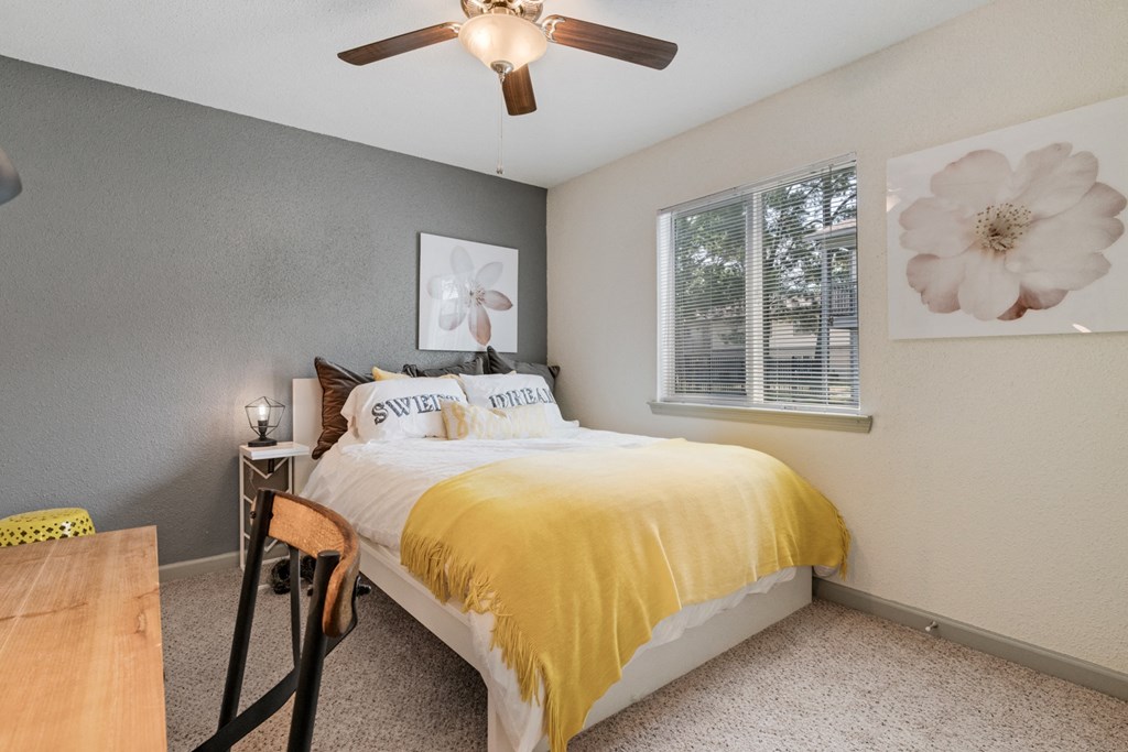 Bright bedroom Bright bedroom at Retreat at Brightside Apartments in Baton Rouge, LA