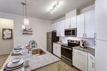 810 Tapestry  Way 1-3 Beds Apartment for Rent - Photo Gallery 18