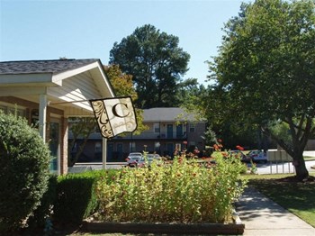 600 Camelot Drive 1-3 Beds Apartment, Townhouse for Rent - Photo Gallery 2