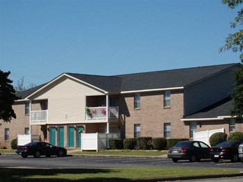 600 Camelot Drive 1-3 Beds Apartment, Townhouse for Rent - Photo Gallery 3