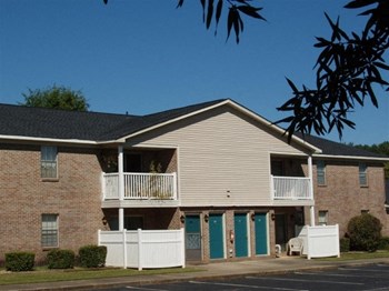 600 Camelot Drive 1-3 Beds Apartment, Townhouse for Rent - Photo Gallery 4