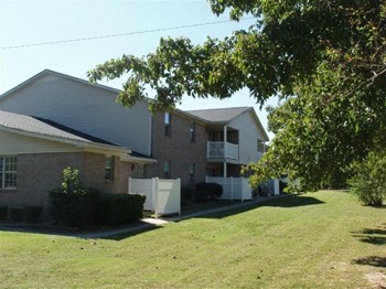600 Camelot Drive 1-3 Beds Apartment, Townhouse for Rent - Photo Gallery 5