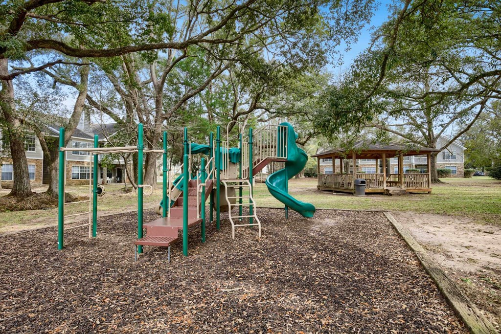 playgrounds at the preserve at ballantyne commons apartments at 10X Audubon Park apartments in Daphne, AL 