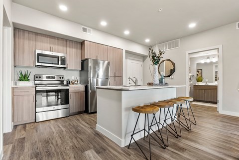 Fully Equipped Kitchen at V on Broadway Apartments, Tempe, AZ, 85281