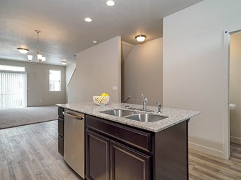 770 N. Hwy 89 2-4 Beds Townhouse for Rent - Photo Gallery 5
