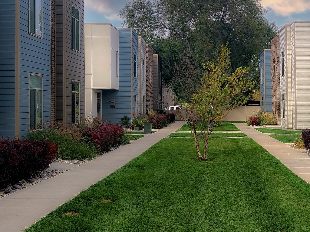 Madrona Townhomes landscaping grounds