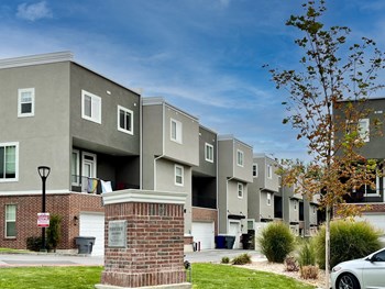 770 N. Hwy 89 2-4 Beds Townhouse for Rent - Photo Gallery 3